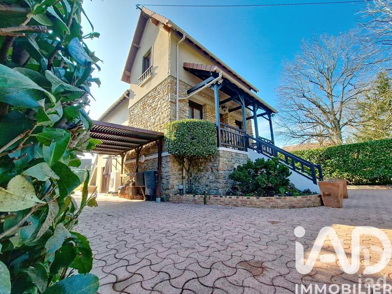 Maison - 137 m² - 6 pièces