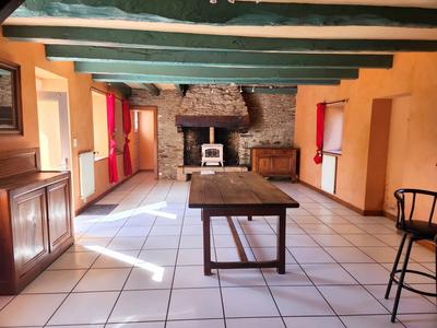 Maison - 104 m² - 4 pièces