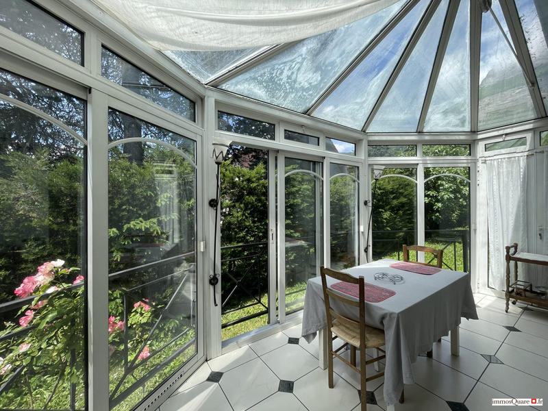 Villa - 249 m² - 9 pièces