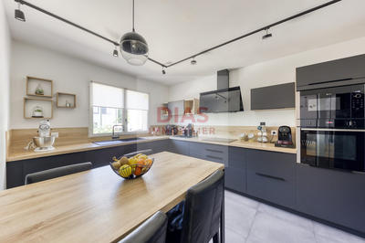 Maison - 157 m² - 1 pièce