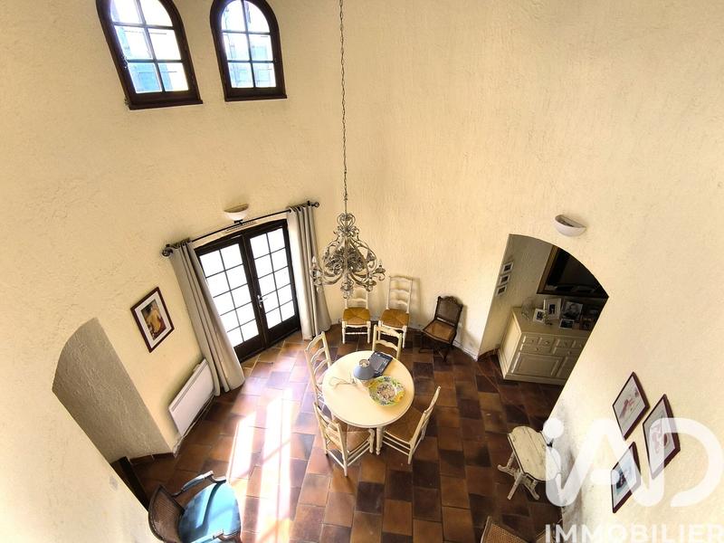 Maison - 232 m² - 6 pièces