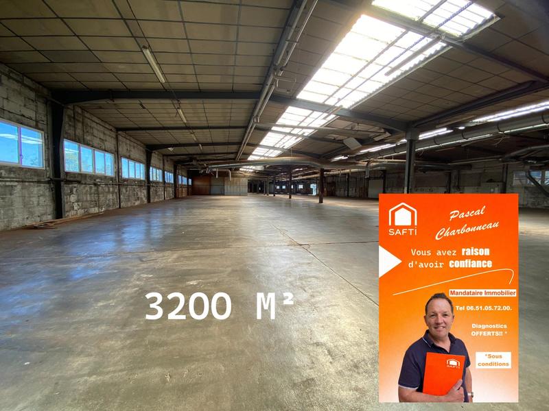 Local commercial - 3 257 m² - 12 pièces