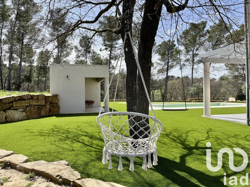 Maison - 256 m² - 7 pièces