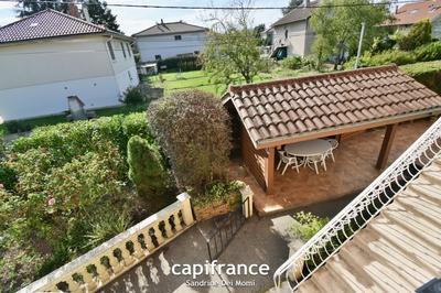 Maison - 285 m² - 9 pièces