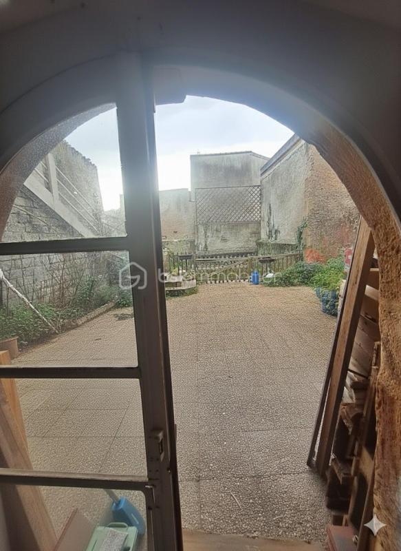 Demeure - 260 m² - 9 pièces