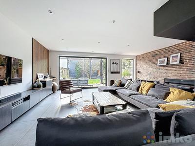 Maison - 200 m² - 4 pièces