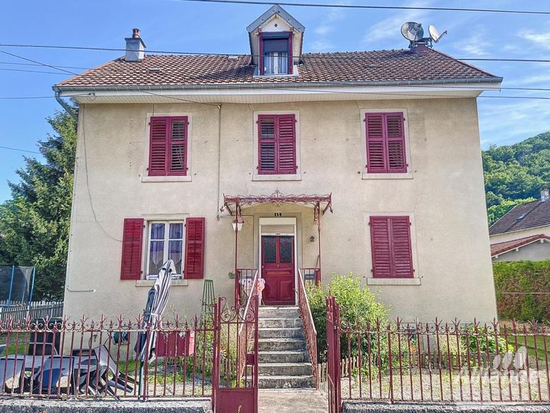 Maison - 220 m² - 10 pièces
