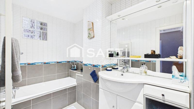 Maison - 203 m² - 7 pièces