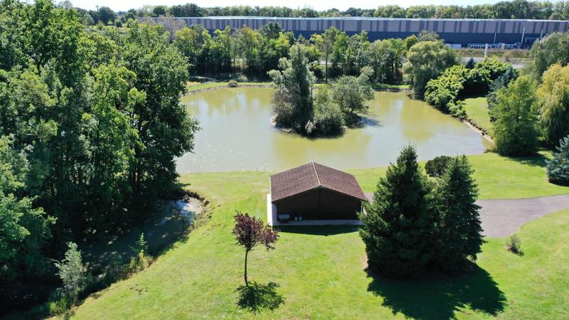 Terrain - 76 095 m²