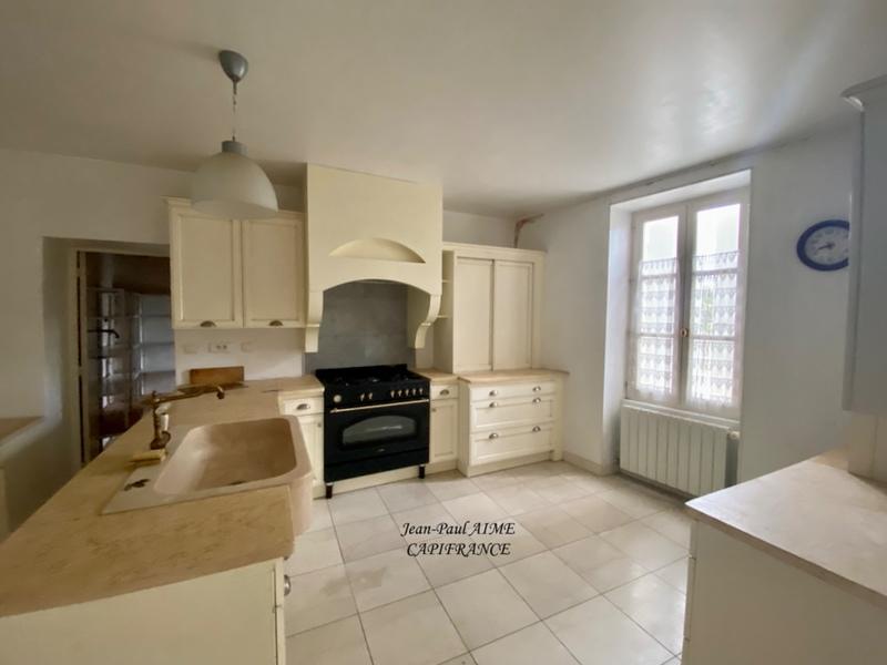 Maison - 264 m² - 9 pièces