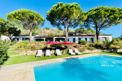 Propriété - 235 m² - 8 pièces