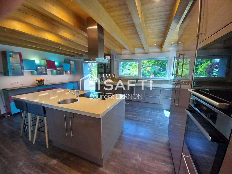 Maison - 396 m² - 14 pièces