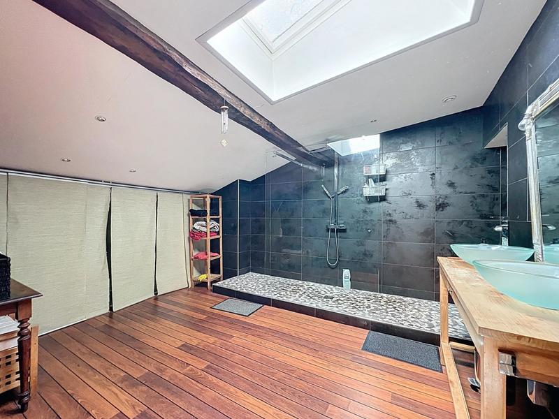 Maison - 188 m² - 6 pièces