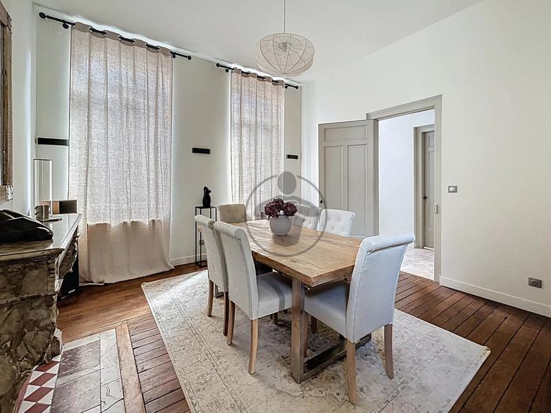 Maison - 185 m² - 7 pièces