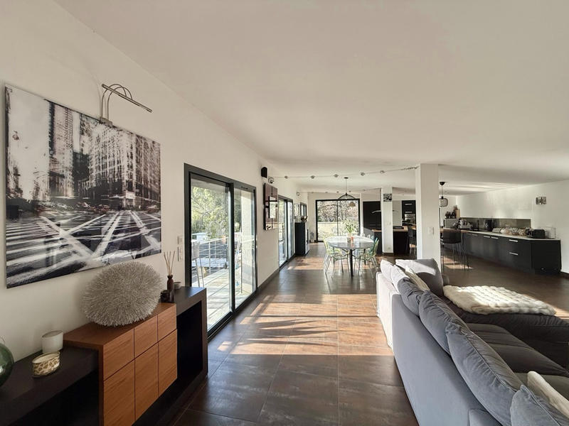 Appartement - 233 m² - 7 pièces