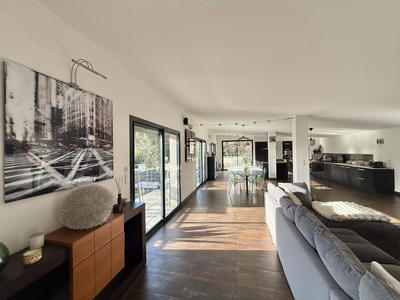 Appartement - 233 m² - 7 pièces