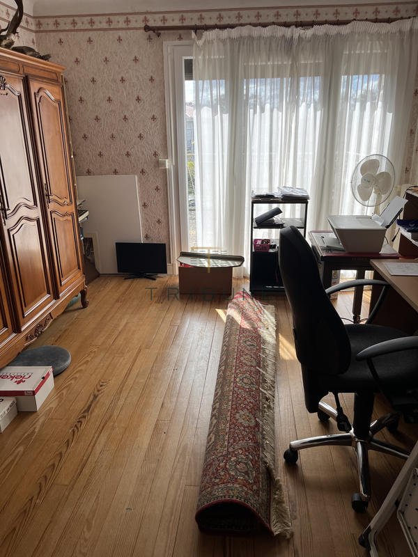 Maison - 183 m² - 8 pièces