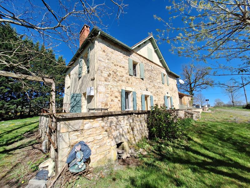 Maison ancienne - 150 m² - 15 pièces