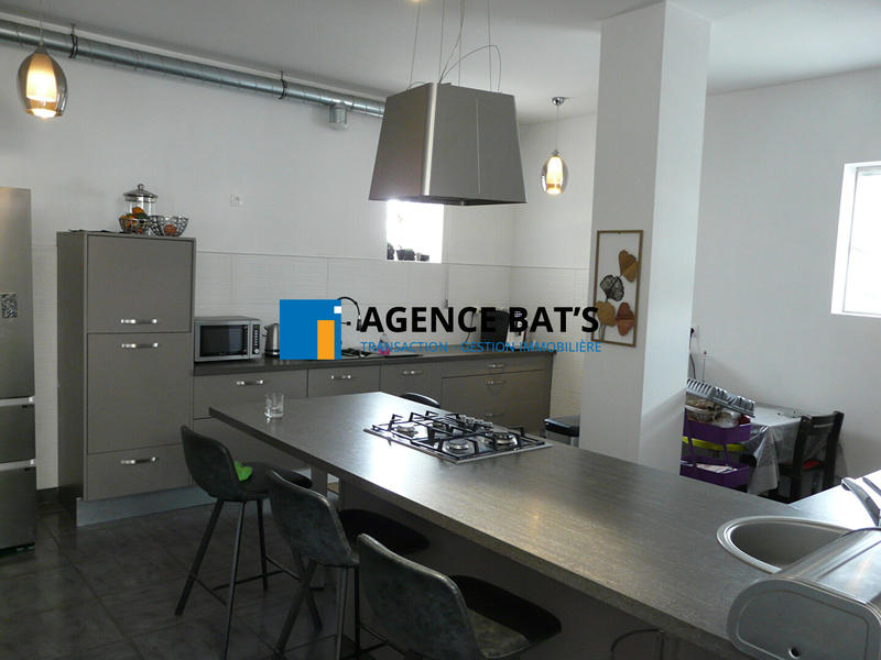 Appartement - 170 m² - 6 pièces