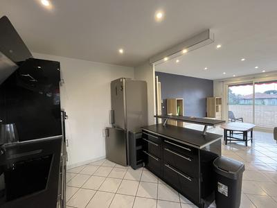 Appartement - 81 m² - 4 pièces