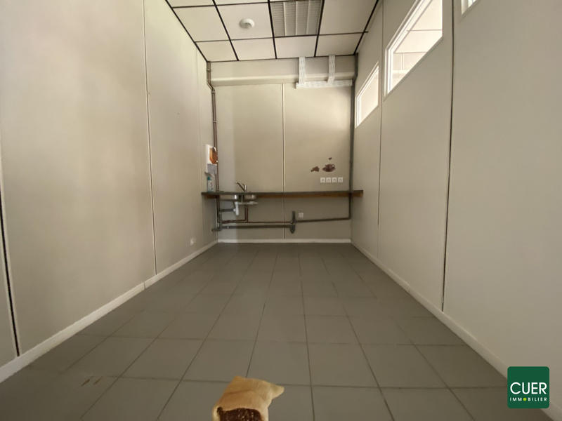 Local commercial - 248 m² - 5 pièces