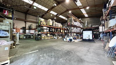 Entrepôt - 930 m²