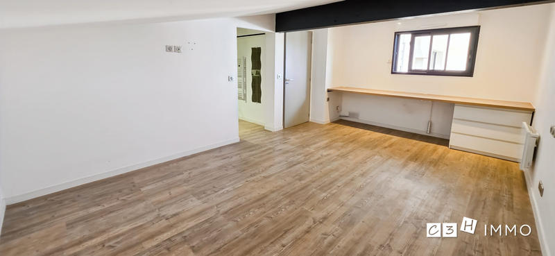 Appartement - 233 m² - 6 pièces