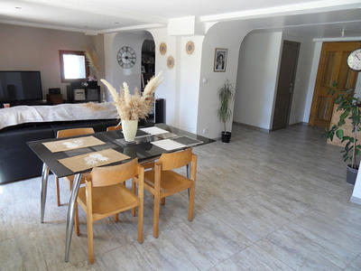 Maison - 300 m² - 5 pièces