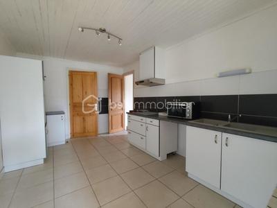 Maison traditionnelle - 130 m² - 8 pièces