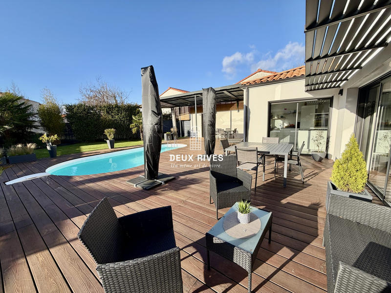 Maison contemporaine - 163 m² - 7 pièces