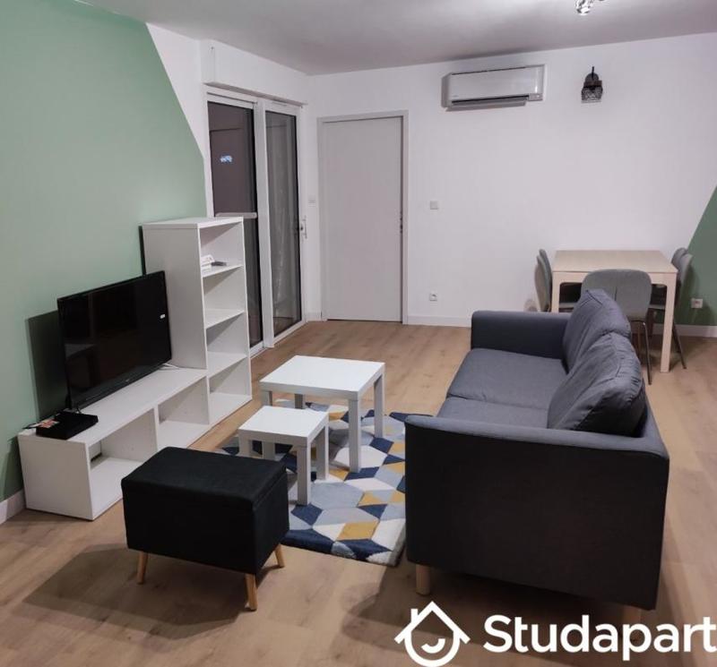 Chambre - 11 m² - 1 pièce