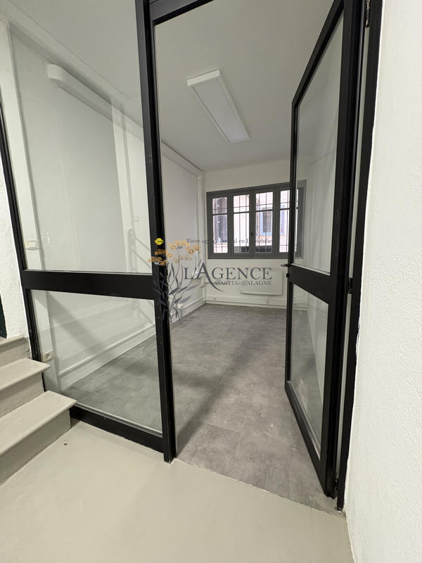 Local commercial - 87 m² - 3 pièces