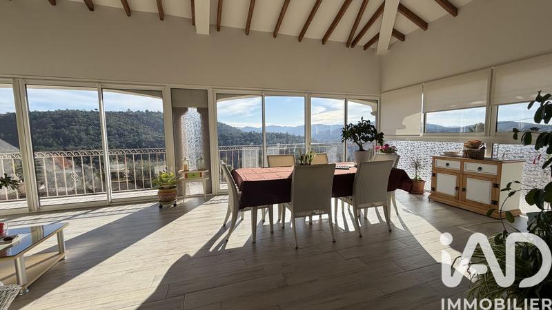 Maison - 300 m² - 9 pièces