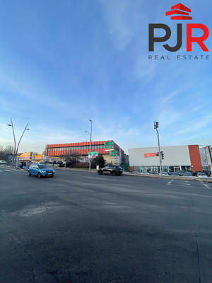 Local commercial - 2 400 m²