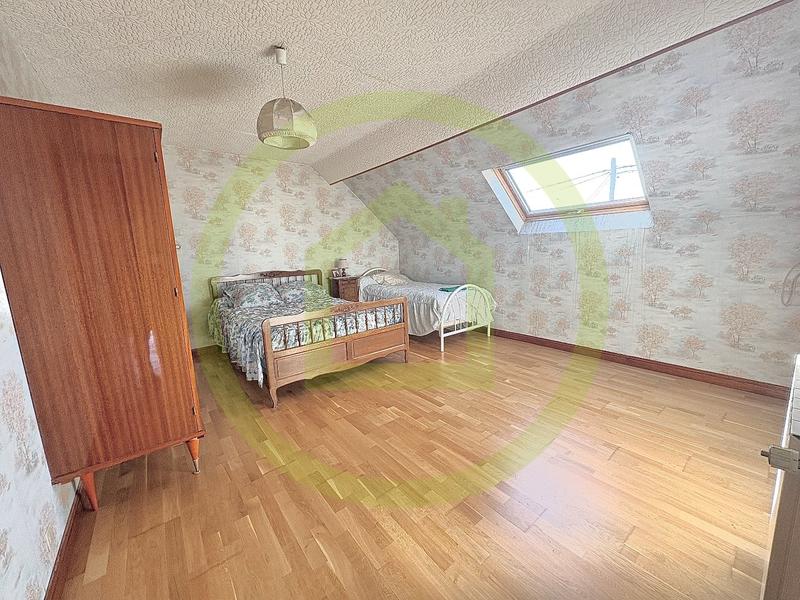 Maison - 162 m² - 8 pièces