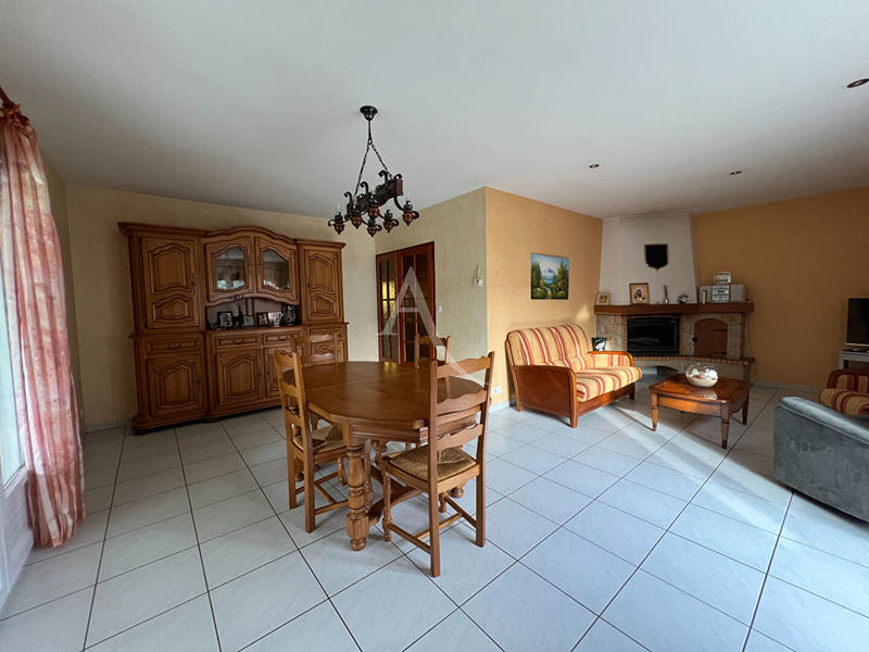 Maison - 99 m² - 6 pièces
