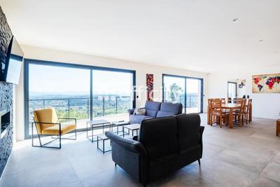 Maison - 152 m² - 5 pièces