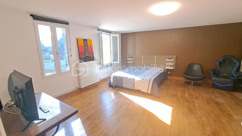 Maison en pierre - 340 m² - 8 pièces