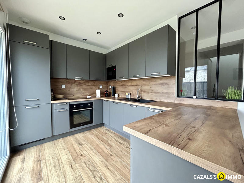 Maison traditionnelle - 122 m² - 5 pièces