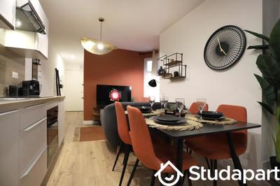 Chambre - 13 m² - 1 pièce