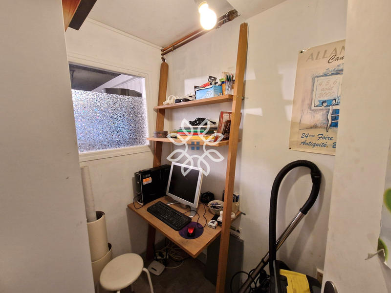 Maison - 236 m² - 9 pièces