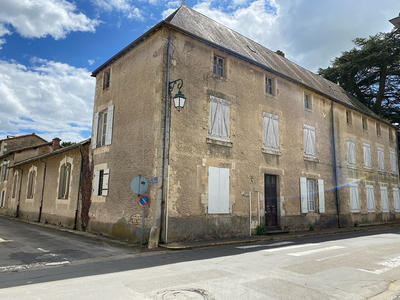 Maison - 454 m² - 14 pièces