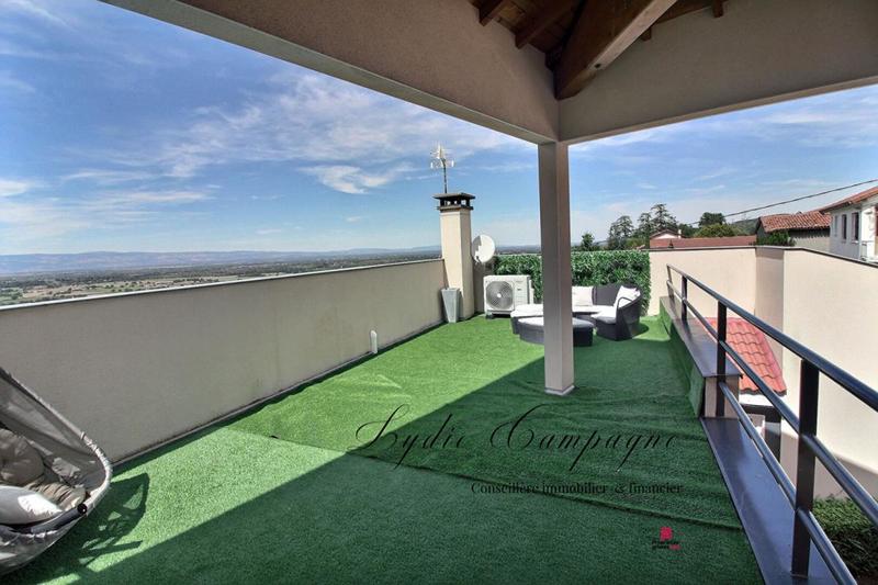 Demeure - 215 m² - 9 pièces