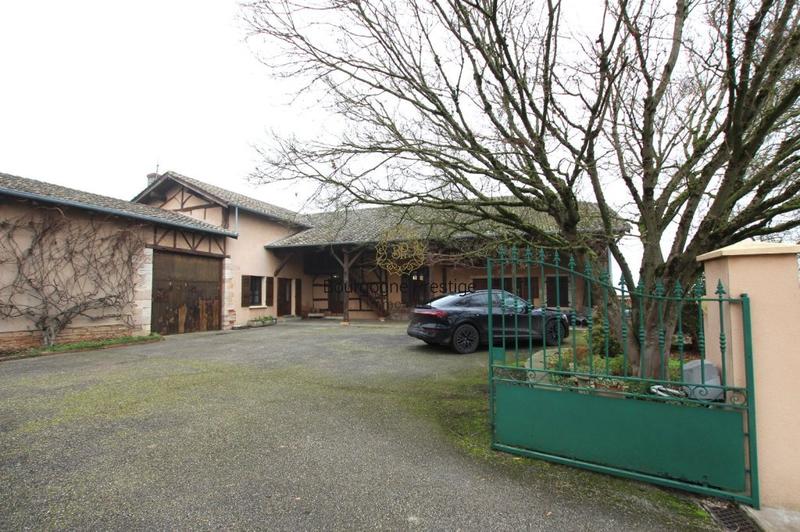 Propriété - 155 m² - 5 pièces