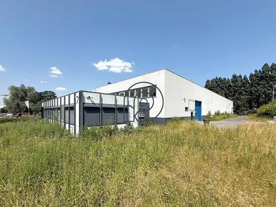 Entrepôt - 1 749 m²