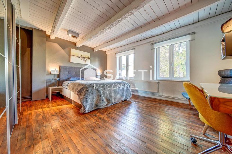 Maison - 335 m² - 11 pièces