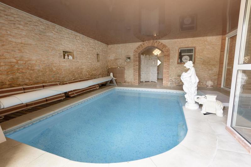 Maison - 450 m² - 12 pièces