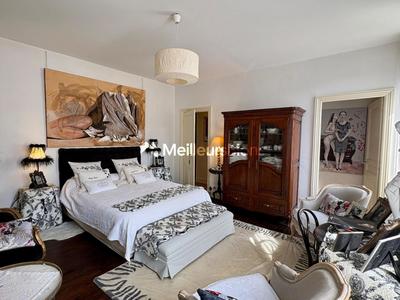 Appartement ancien - 101 m² - 3 pièces