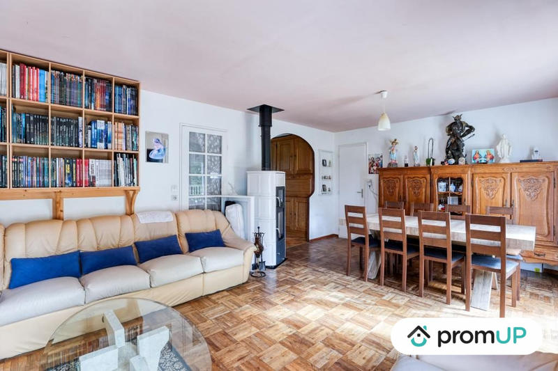 Maison - 95 m² - 8 pièces