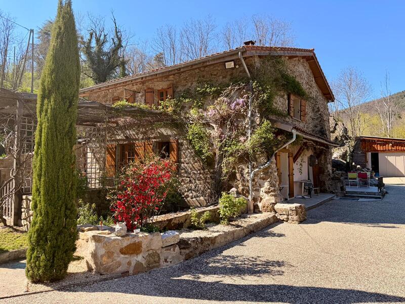 Maison - 137 m² - 8 pièces